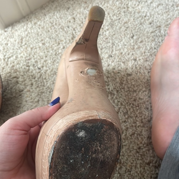 Rachel Zoe nude platform heels, some wear throughout (pictured) - Picture 6 of 10